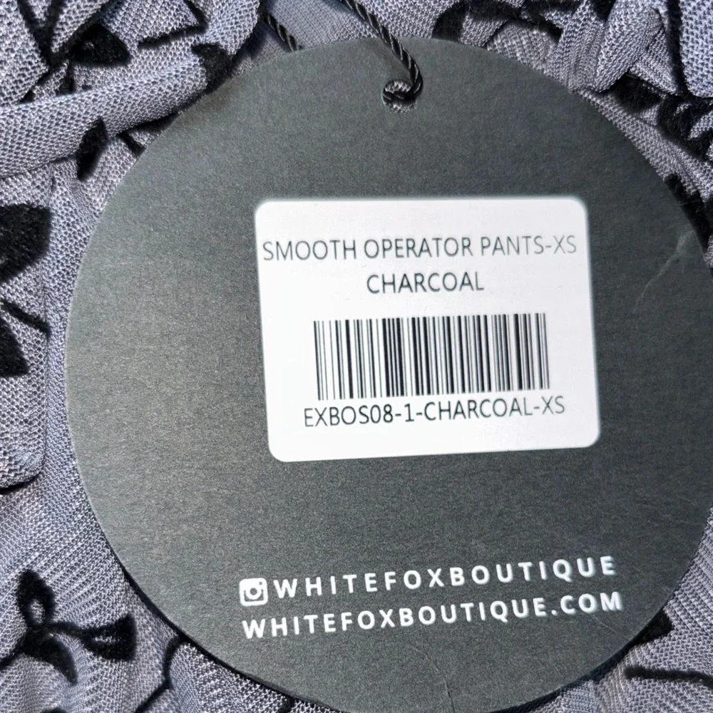 NWT 2 Piece WhiteFox Boutique Pant And Top Set - Picture 3 of 8
